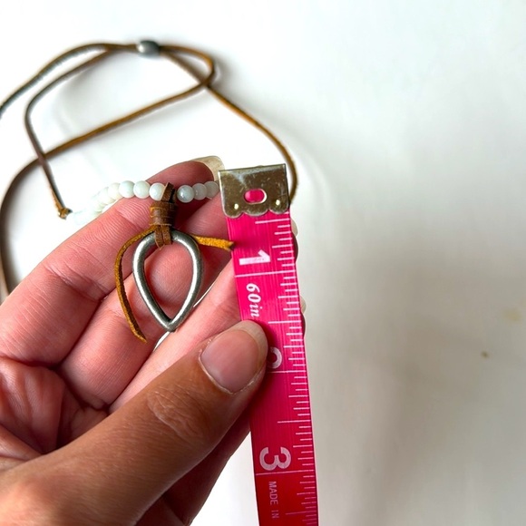 Elegant Silver-tone and White Beaded Bohemian Necklace on leather cord - Picture 5 of 5